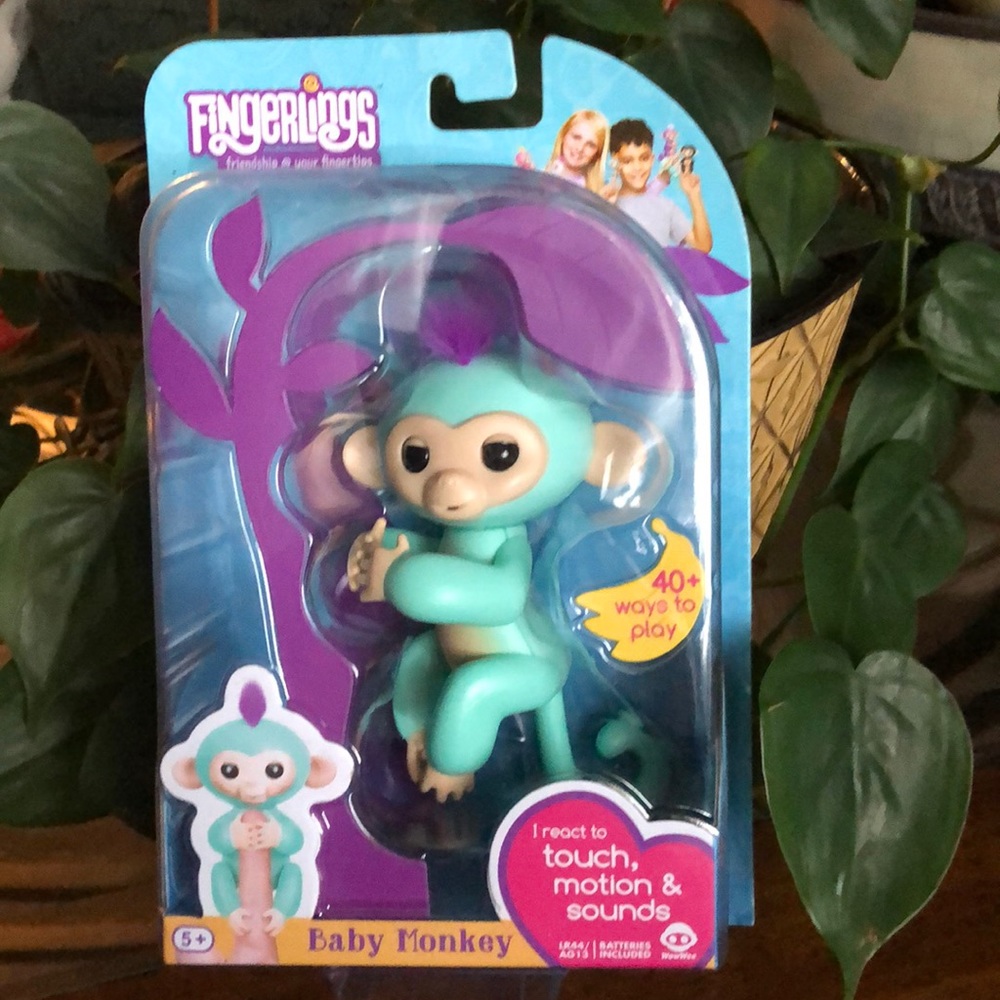 Fingerlings “Zoe” Baby Monkey